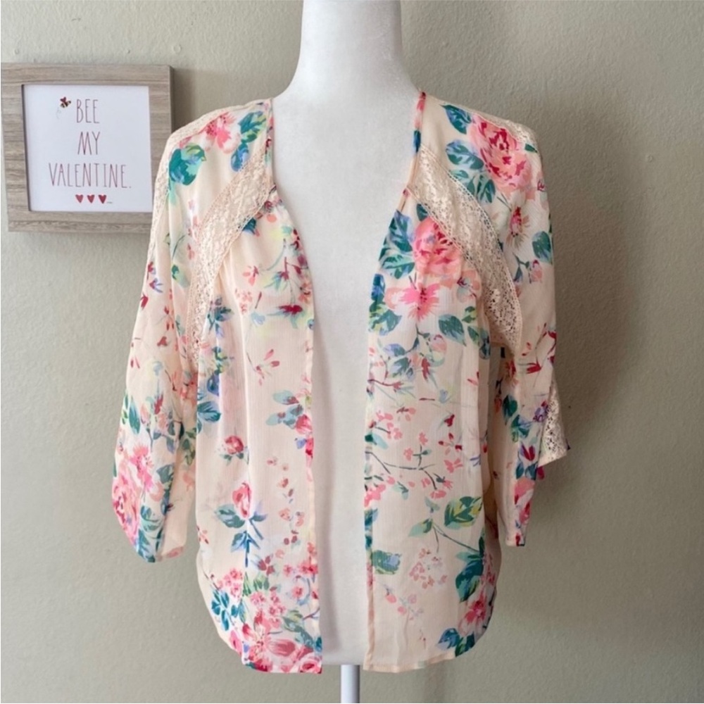 Express Tan Floral Women’s Kimono Top✨